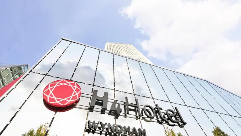special offer H4 Wyndham Paris Pleyel
