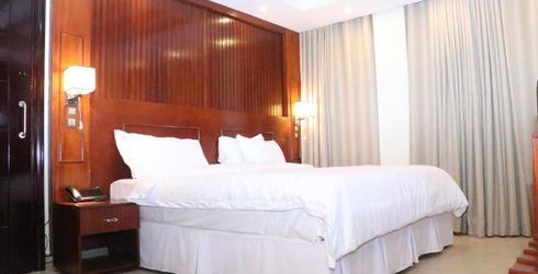 hotel room image