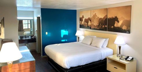 hotel room image