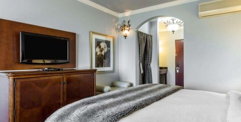 hotel room image