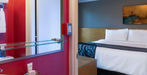 hotel room image