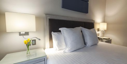 hotel room image