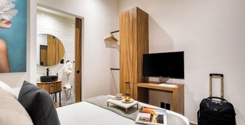 hotel room image