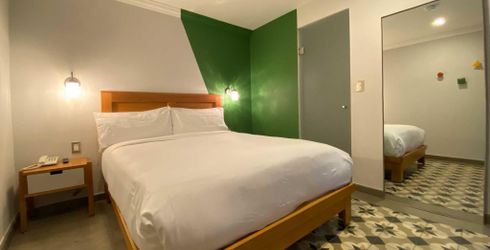 hotel room image