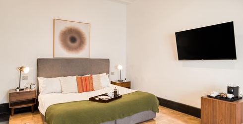 hotel room image