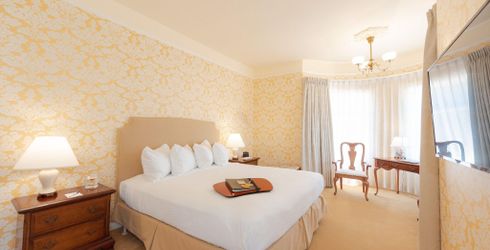 hotel room image