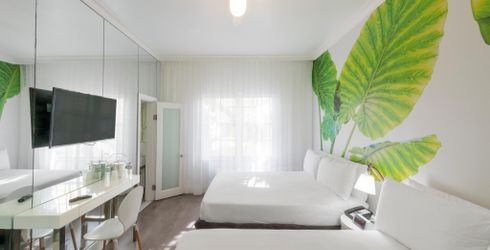 hotel room image