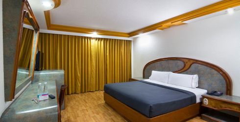 hotel room image