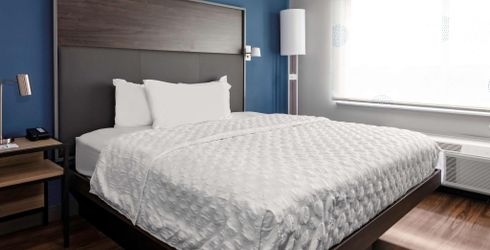 hotel room image