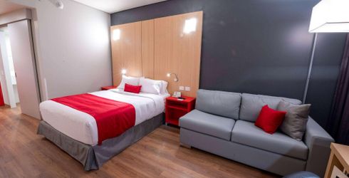 hotel room image