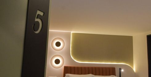 hotel room image