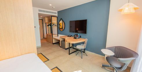 hotel room image