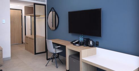 hotel room image