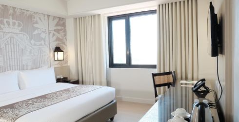 hotel room image