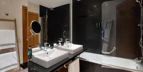hotel room image