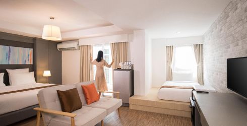 hotel room image