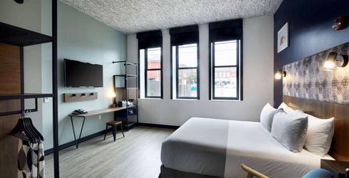hotel room image