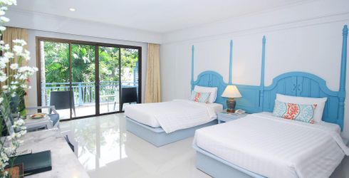 hotel room image