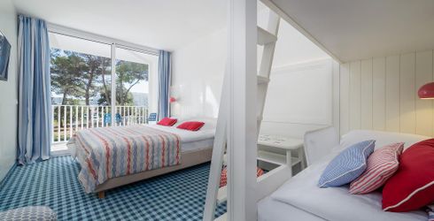 hotel room image