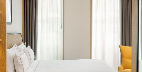 hotel room image