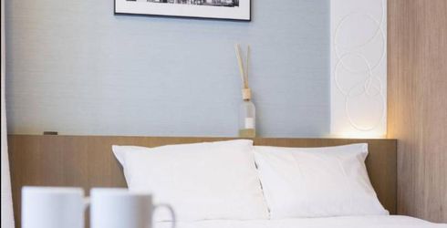 hotel room image