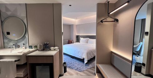 hotel room image