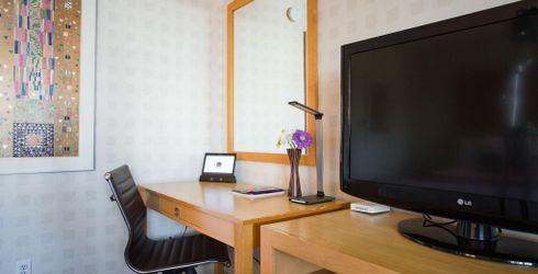 hotel room image