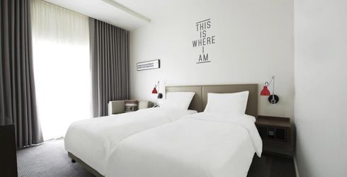 hotel room image