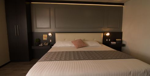 hotel room image