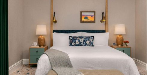 hotel room image
