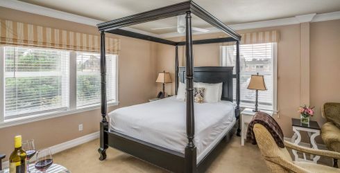 hotel room image
