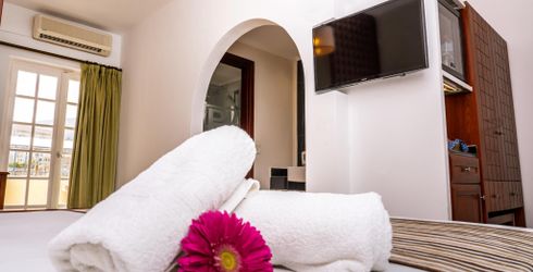 hotel room image