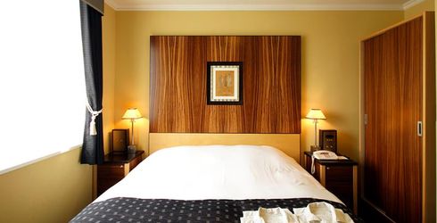 hotel room image