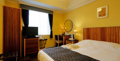 hotel room image
