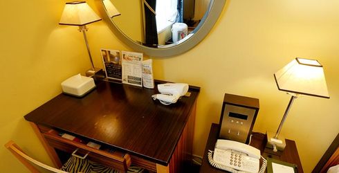 hotel room image