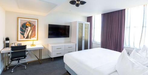 hotel room image