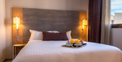 hotel room image