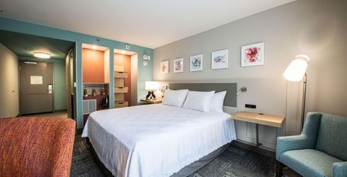hotel room image