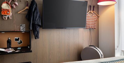 hotel room image