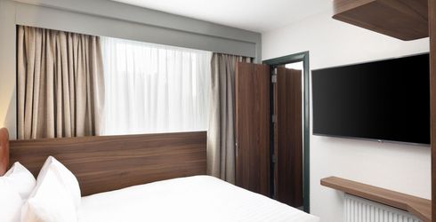 hotel room image