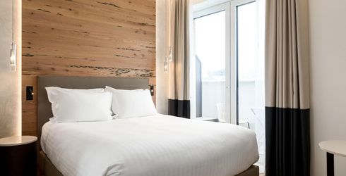 hotel room image