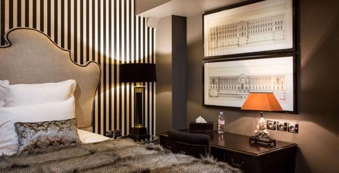 hotel room image