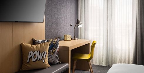 hotel room image