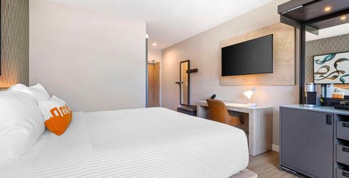 hotel room image
