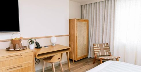 hotel room image