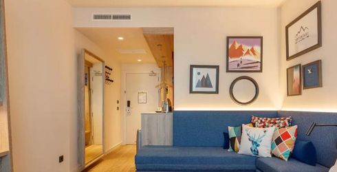 hotel room image