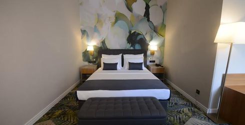 hotel room image