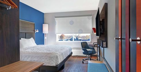 hotel room image