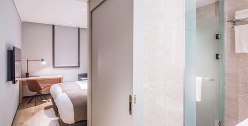 hotel room image