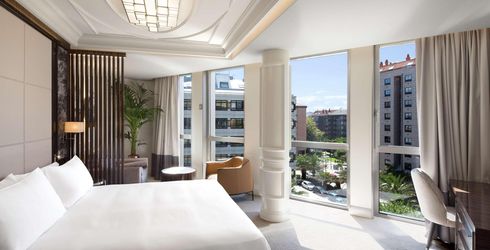 hotel room image